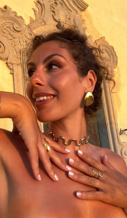 Wave Choker Goldtone
